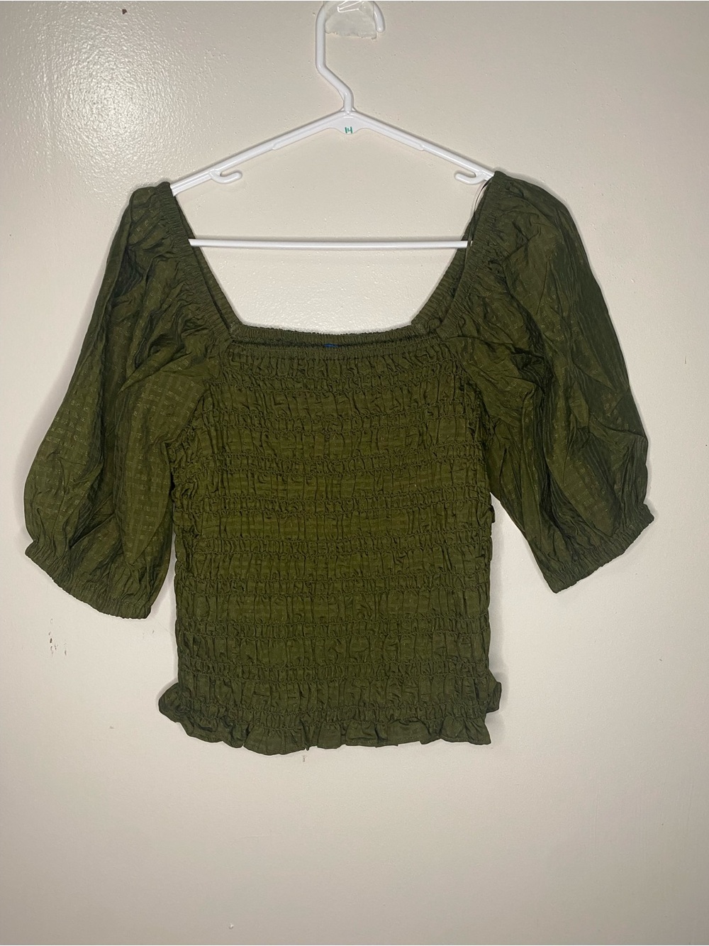 Old Navy Olive Green Smocked Square Neck Puff Sleeve Crop Top Size Small in EUC